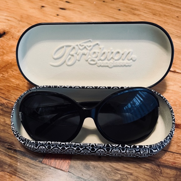 BRIGHTON "Meridian" Women's handmade Black Sunglasses with Original Metal Case - Picture 11 of 11